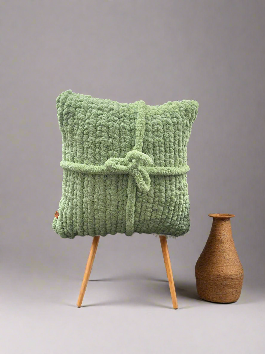 Handmade chunky knit Cushion 40x40cm