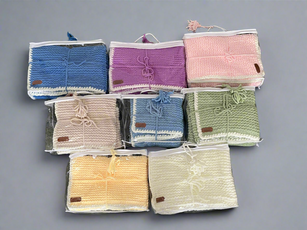 Handmade chunky knit round Cushion 40x40cm