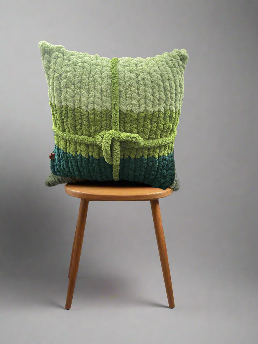 Handmade chunky knit cushion 40x40cm