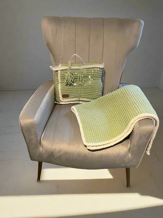 Green baby blanket 84x94 cm