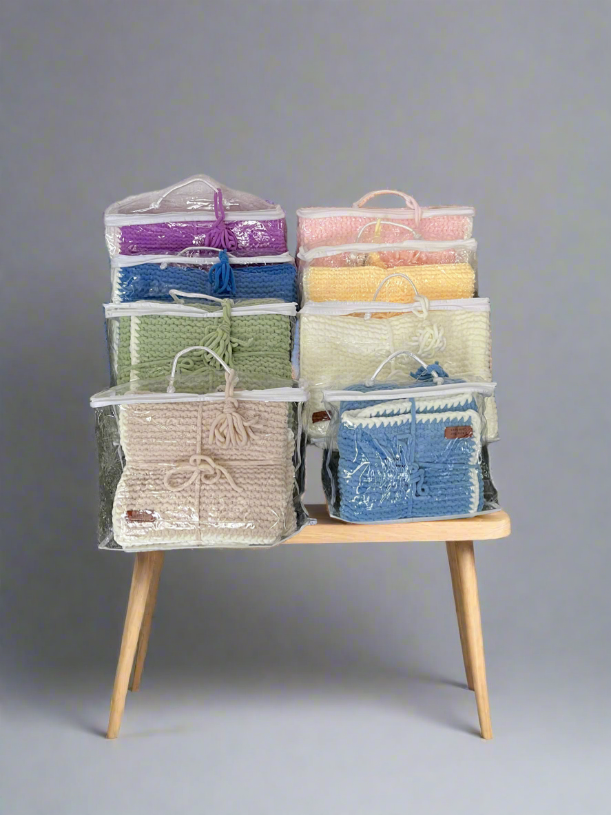 Handmade chunky knit round Cushion 40x40cm