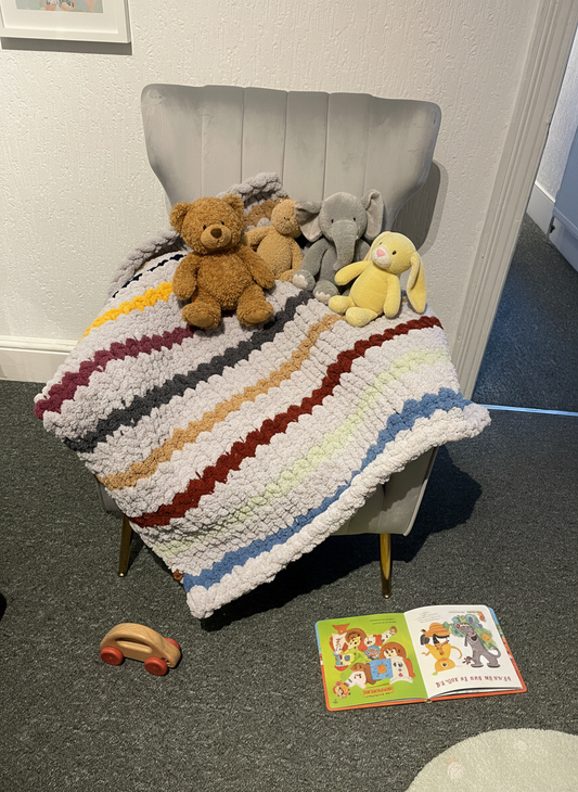 Handmade church knit toddler blanket 85x95cm